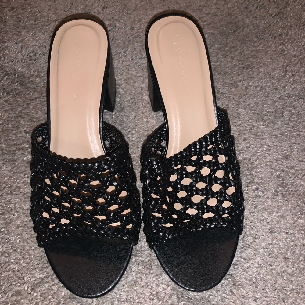 Black heel sandals